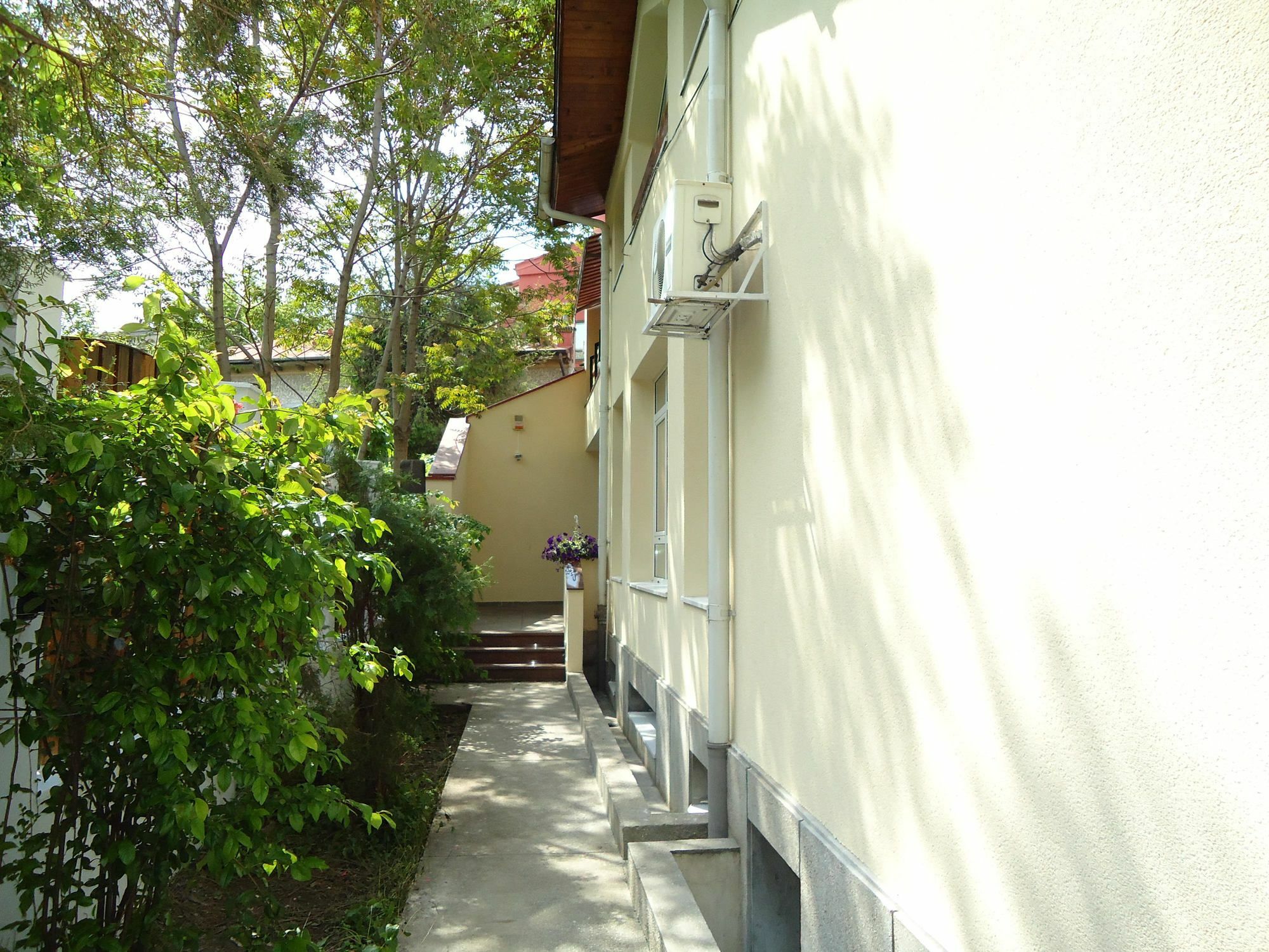 Central Villa Bukarest Exteriör bild
